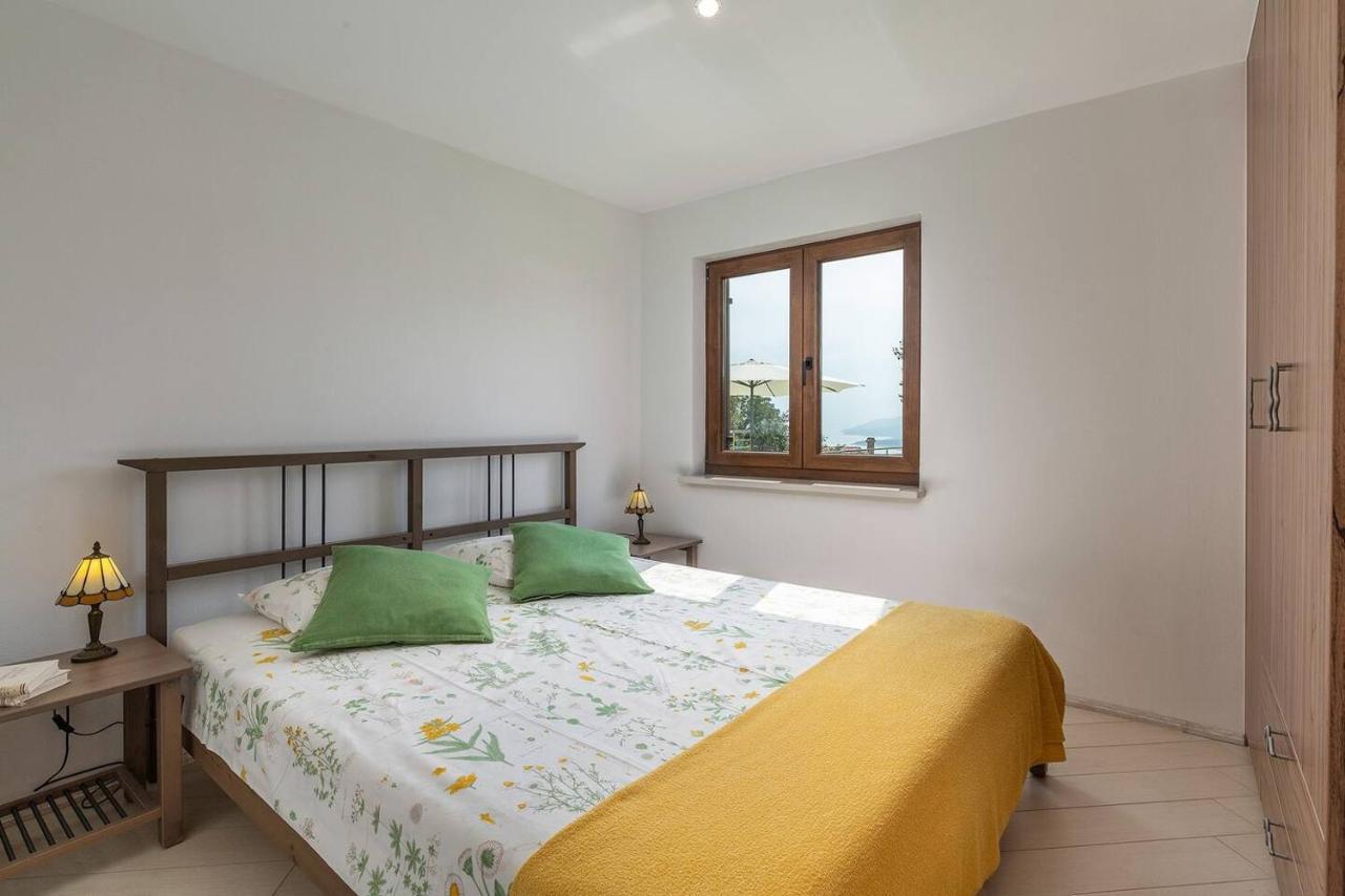 E&T Apartments With A Beautiful Pool Rabac Exterior foto